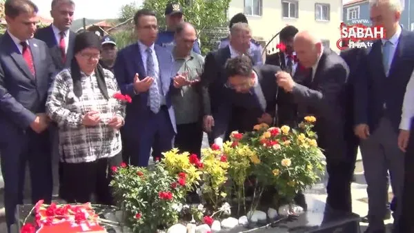 Şehit Aybüke öğretmen mezarı başında anıldı | Video