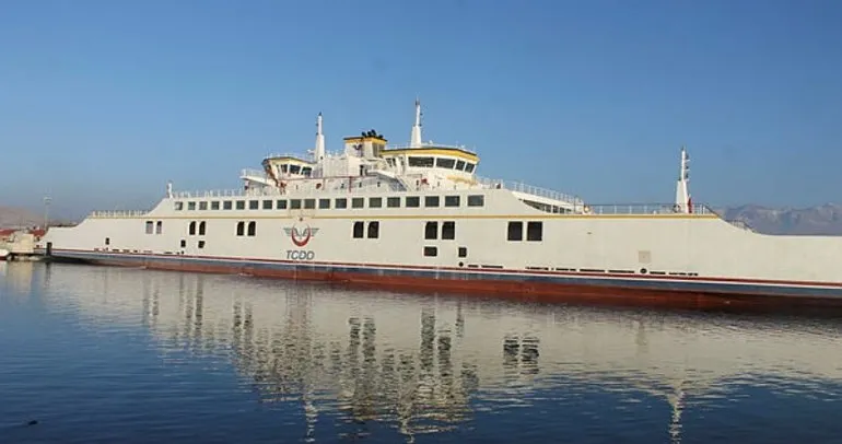 Tatvan Van Arasi Feribotla 3 5 Saate Dusuyor Galeri Turkiye