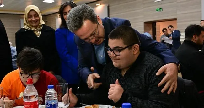 Vali Enver Ünlü ve eşi Sema Ünlü özel bireylerle buluştu