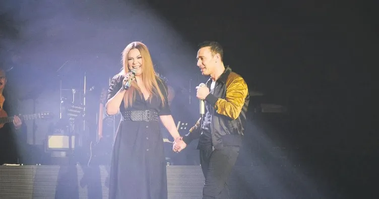 Konserde ‘mod’u düştü ağladı