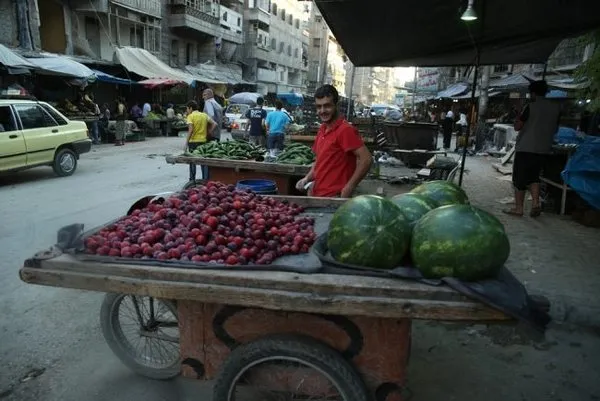 Harabeye dönen Halep'te Ramazan sevinci
