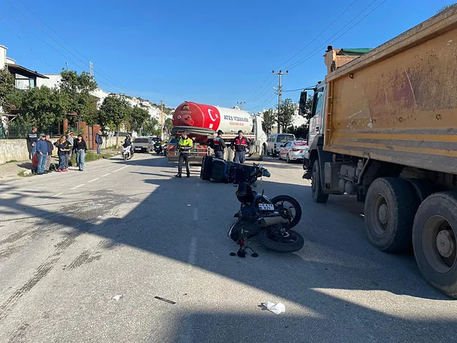 bodrumda-iki-motosikletin-carpisti-1-olu-1-yarali-1765213155848.jpg