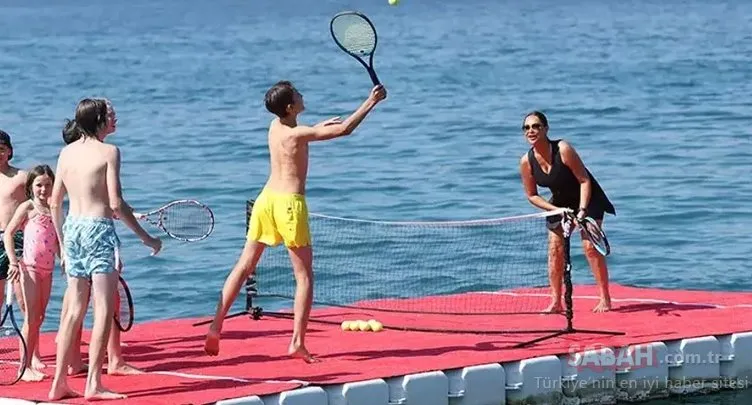Hülya Avşar denizin ortasında tenis oynadı! Sosyal medya gündem oldu