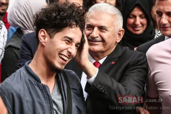 Binali Yıldırım, Beşiktaş'ta vatandaşlarla buluştu