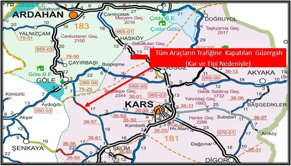 karsardahan-kara-yolu-kar-yagisi-nedeniyle-trafige-kapatildi-1766856690968.jpg
