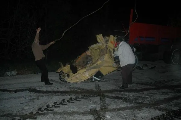 Sakarya'da otobüsle kamyon çarpıştı