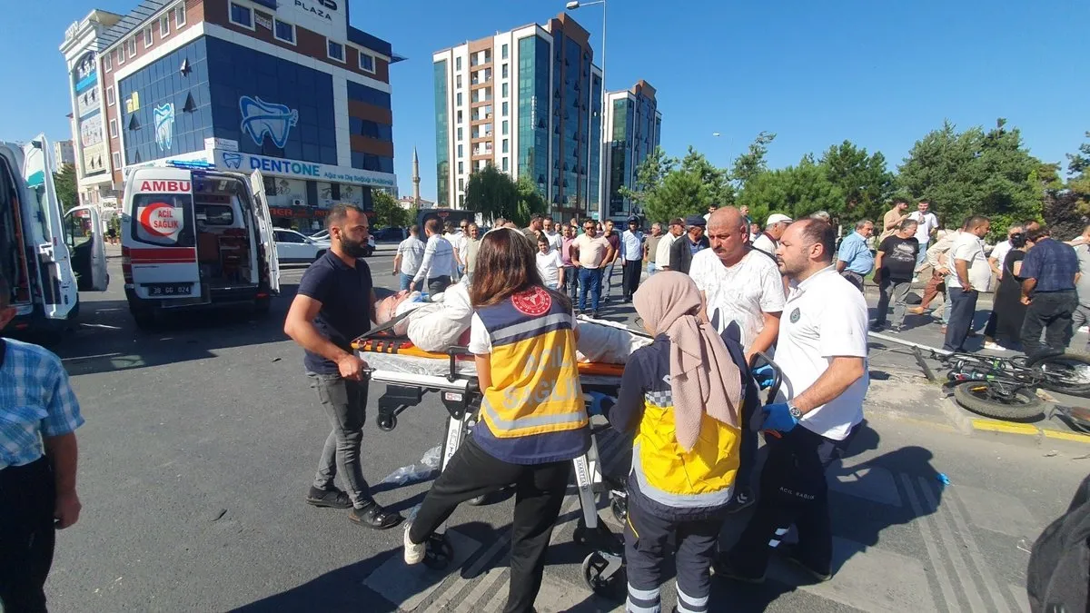Kayseri’de freni patlayan halk otobüsü 2 yaya çaptı