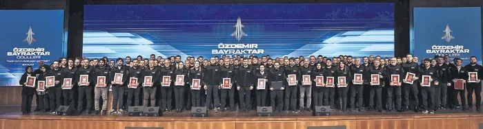 ozdemir-bayraktar-odulleri-sahiplerini-buldu-1738524973476.jpeg