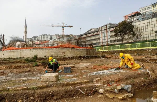 Son dakika: İstanbul'da metro kazılarında ortaya çıktı! Daha derine indiğimizde antik limanla karşılaşacağız