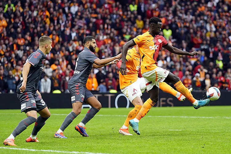 Son dakika haberi: Usta isim, Galatasaray-Samsunspor maçındaki o pozisyon için son noktayı koydu! Yapı yok penaltısı