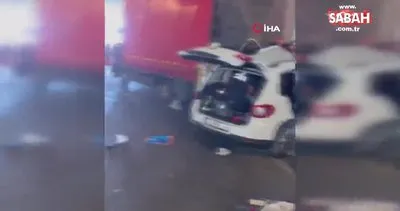 Başakşehir’de otomobil altgeçit duvarı ile kamyonet arasına sıkıştı: 1’i ağır 2 yaralı | Video
