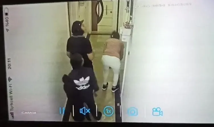 İki kadın kamerada: Girdikleri apartmanda öyle şeyler yaptılar ki!