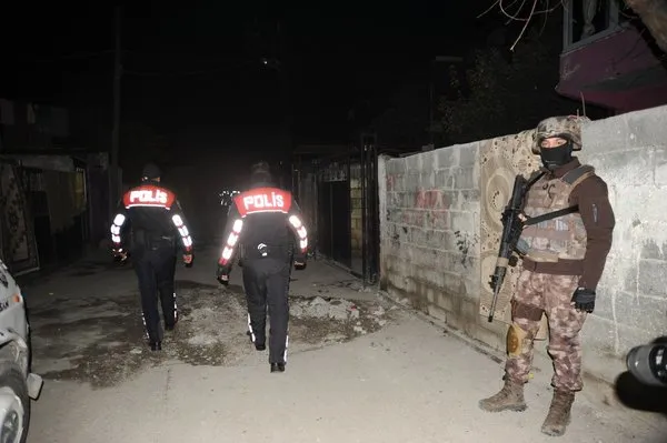 Adana'da Cono aşiretine bin polisle şafak baskını