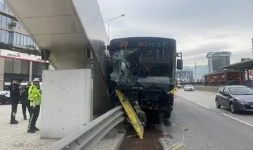 Belediye otobüsü bariyerlere ok gibi saplandı: 5 yaralı!
