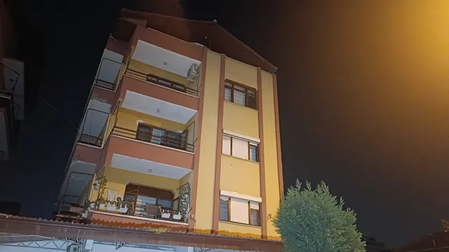 kocaelide-4-katli-bina-tedbiren-bosaltildi-1787797329648.jpg