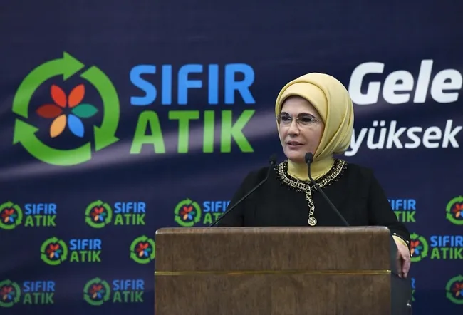 dunya-bankasindan-emine-erdogana-iklim-ve-kalkinma-liderlik-odulu-1658410568894.jpg