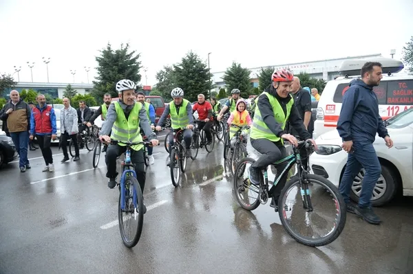 trabzonda-11-yesilay-bisiklet-turu-duzenlendi-1714906163306.jpg