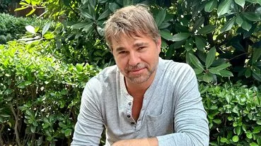Kamera karşısına ilk kez o diziyle geçmişti! Yakışıklı oyuncu Engin Altan Düzyatan'ın ilk rolü herkesi şaşırttı!