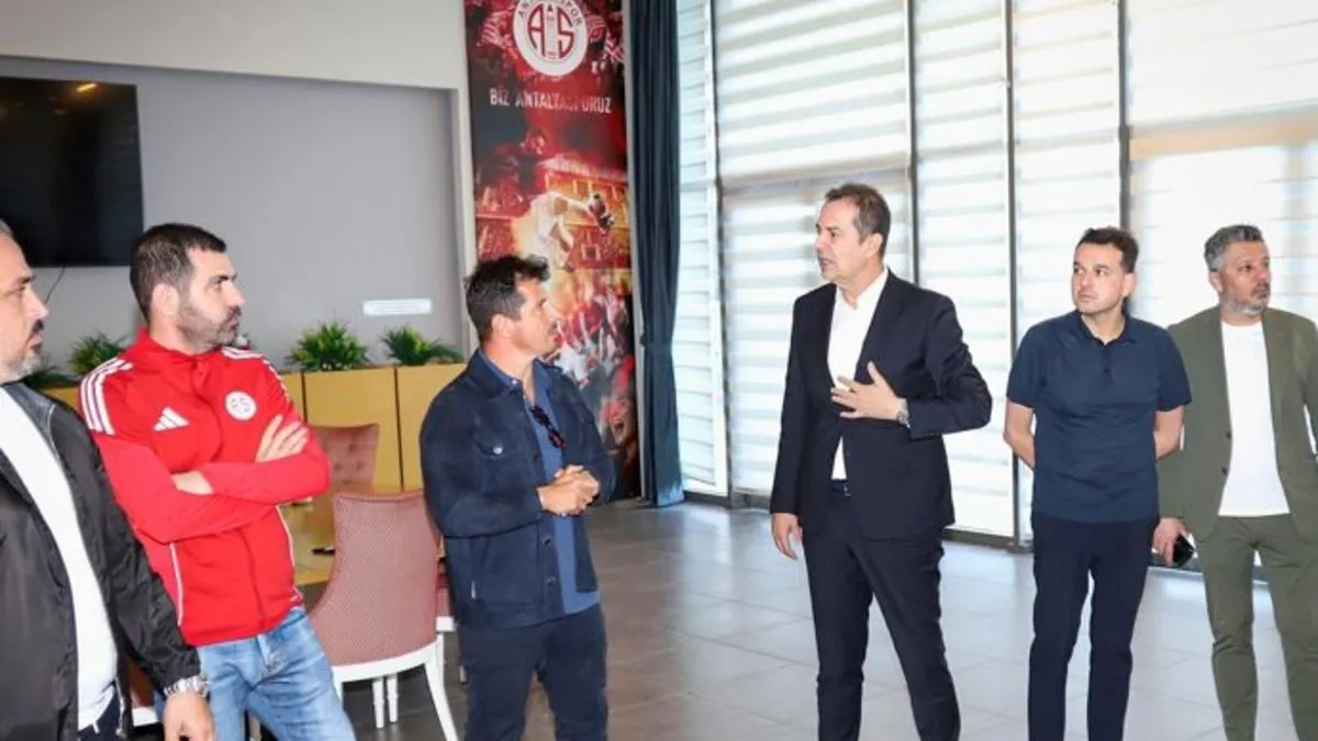 Son dakika haberi: Antalyaspor'da Emre Belözoğlu dönemi sona erdi!
