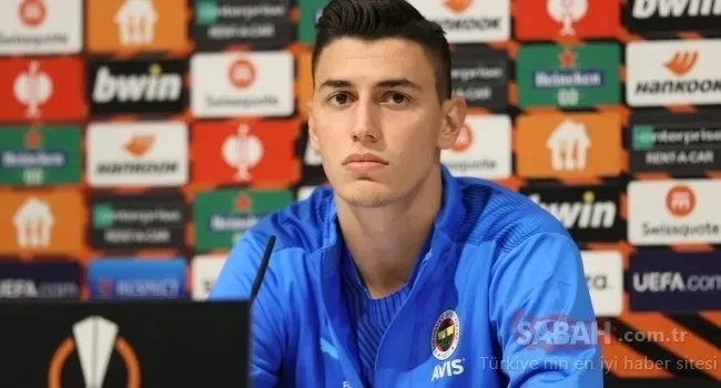 ZEHRA GÜNEŞ VE BERKE ÖZER SEVGİLİ Mİ, aşk mı yaşıyor? Milli voleybolcu Zehra Güneş ile Berke Özer aşkı gündemi salladı!