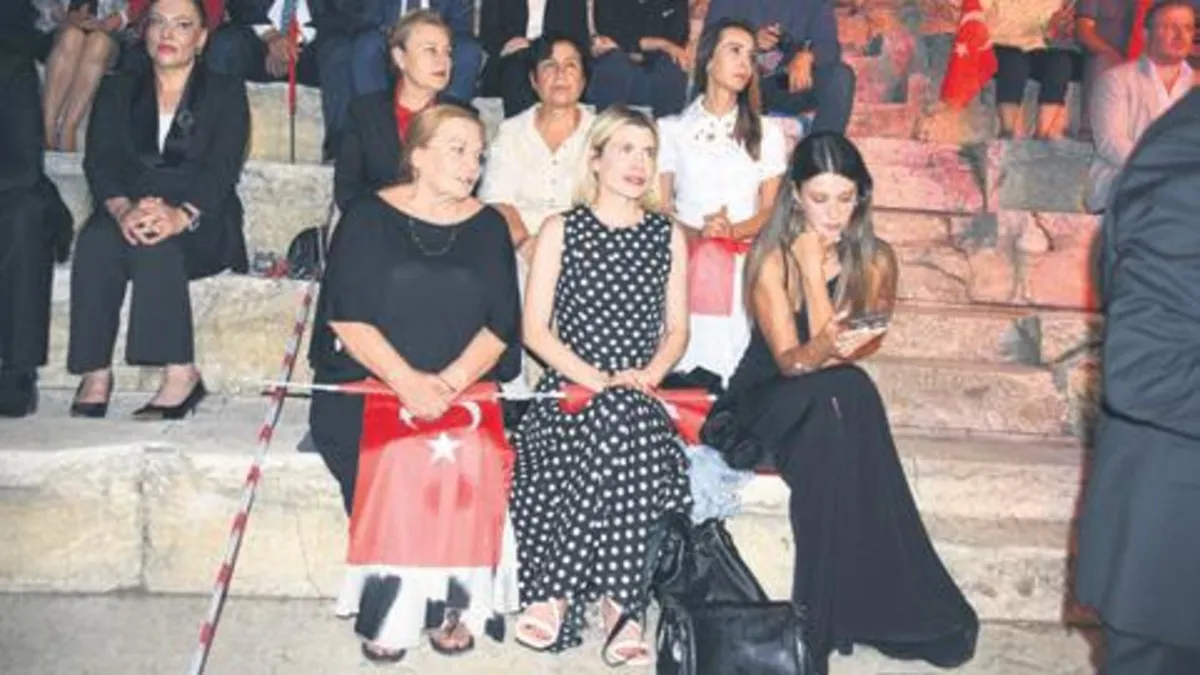 Annem Michael Jackson gibi’