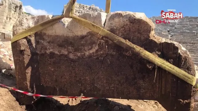 Patara Antik Kenti'nde yürütülen kazı çalışmasında heyecanlandıran yazıt bulundu | Video