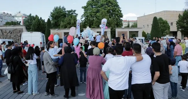 Tedavi parası toplanan SMA’lı Muhammed Dubai yolcusu: Balonlar bu kez Muhammed için gökyüzüne bırakıldı