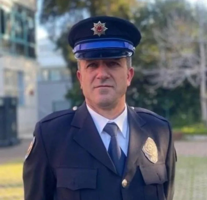 İzmir’de markette dehşet! İki grup birbirine girdi: Polis memuru tabancayla vurularak öldürüldü