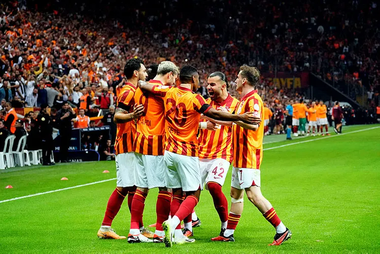 okan-buruk-acikladi-mauro-icardi-bayern-munih-macinda-olacak-mi-1698074648446.jpg