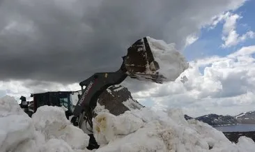Aylardır kardan kapalı olan Nemrut Krater Gölü yolu temizlenerek ziyaretçilere açılıyor #bitlis
