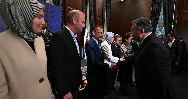 AK Parti Genel Merkezi’nde coşku