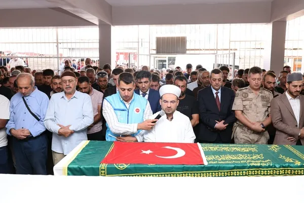 saliha-miray-reyhanlida-son-yolculuguna-ugurlandi-1791556761386.jpg