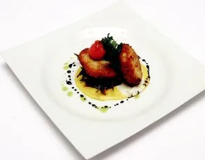 Deniz Börülcesi Salatası ve Mezgit Köfte Sarı Biber Özü İle