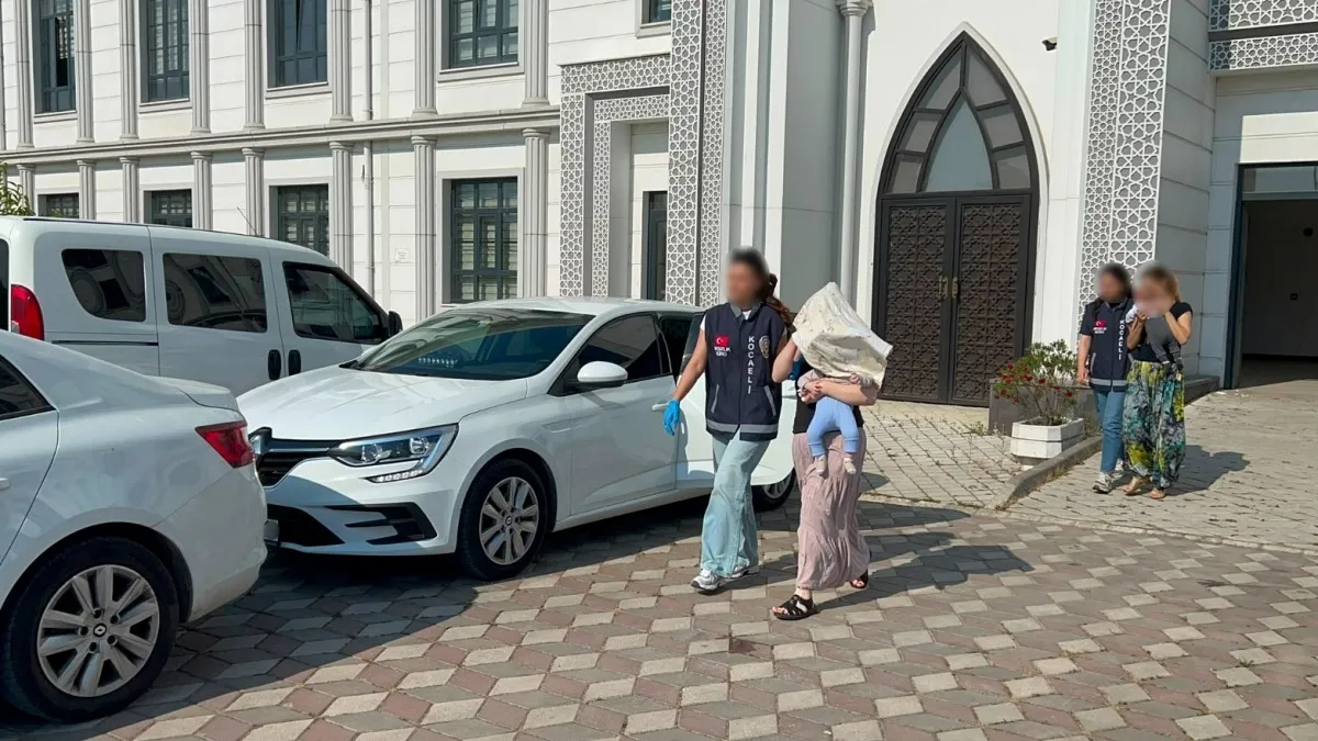 Kocaeli’nde 1 milyon 600 bin TL’lik vurgun: Hırsızlar İstanbul’da yakalandı! Kocaeli’nde 1 milyon 600 bin TL’lik vurgun: Hırsızlar İstanbul’da yakalandı!