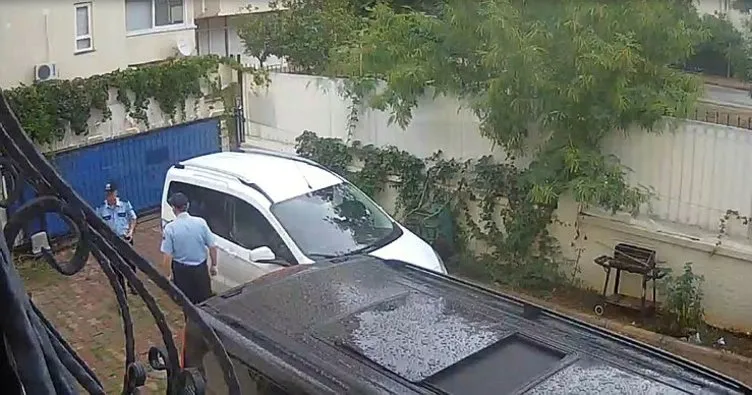 Antalya’da polis kıyafetiyle yağma yapan 5 kişi yakalandı
