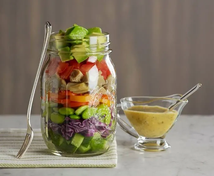 Kavonozda salata yiyerek kilo verin!