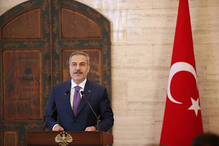bakan-fidan-suriyede-baskan-erdogan-sami-ziyaret-edecek-1789309171087.jpg Bakan Fidan Şam'da duyurdu: Başkan Erdoğan Suriye'yi ziyaret edecek