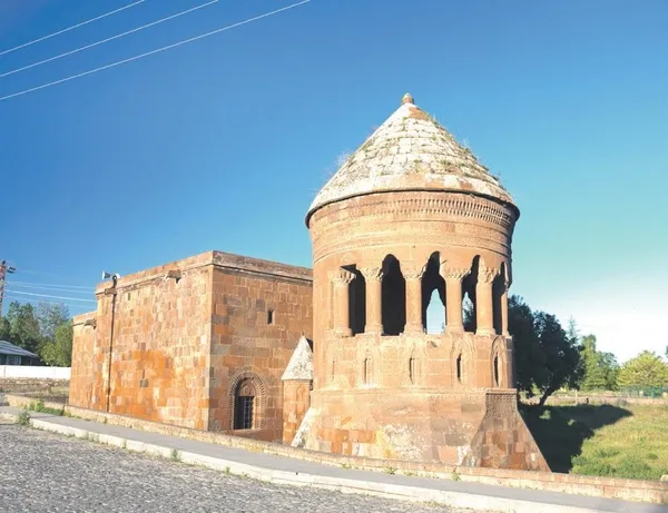 tasin-hafizasinda-bir-yolculuk-ahlat-1789825873050.jpeg