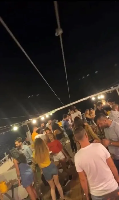 İstanbul Boğazı’nda “yüzen kulüplerde” salgına rağmen yat partileri kamerada