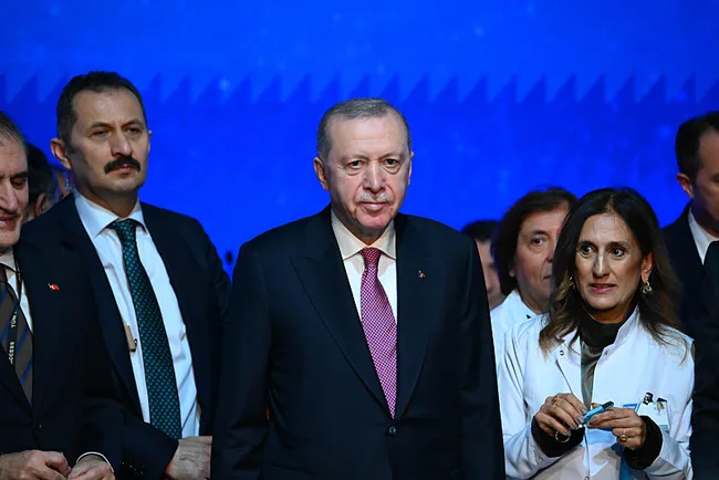 baskan-erdogan-turkiye-saglikta-oncu-ve-ornek-bir-ulke-oldu-1766751345327.jpeg Başkan Erdoğan: Türkiye sağlıkta öncü ve örnek bir ülke oldu...