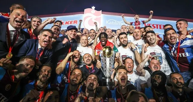FIFA'dan Trabzonspor paylaşımı! Türkiye'de şampiyonluk böyle kutlanır