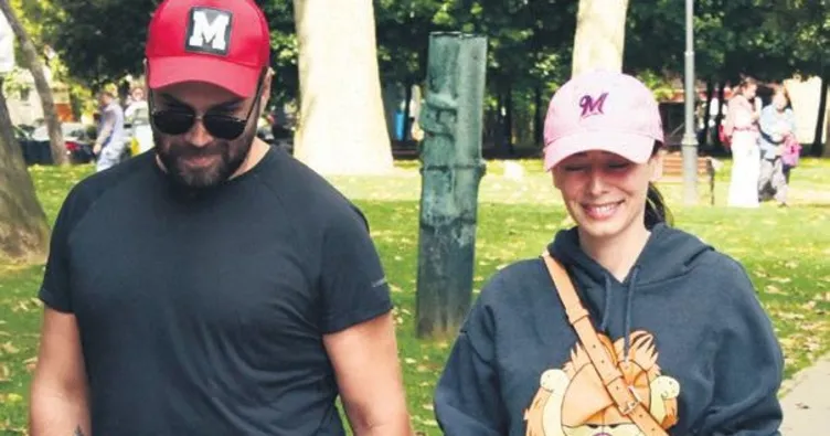 ‘Ekranda yokum tiyatroda varım!