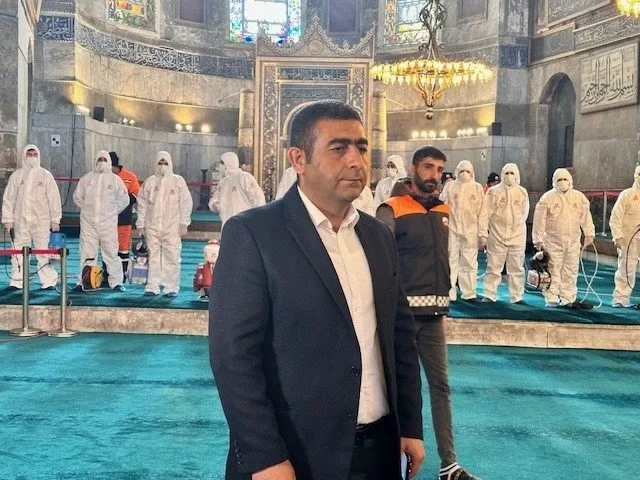 Ayasofya Camii’nde Ramazan hazırlığı: Gül suyu ile yıkandı…