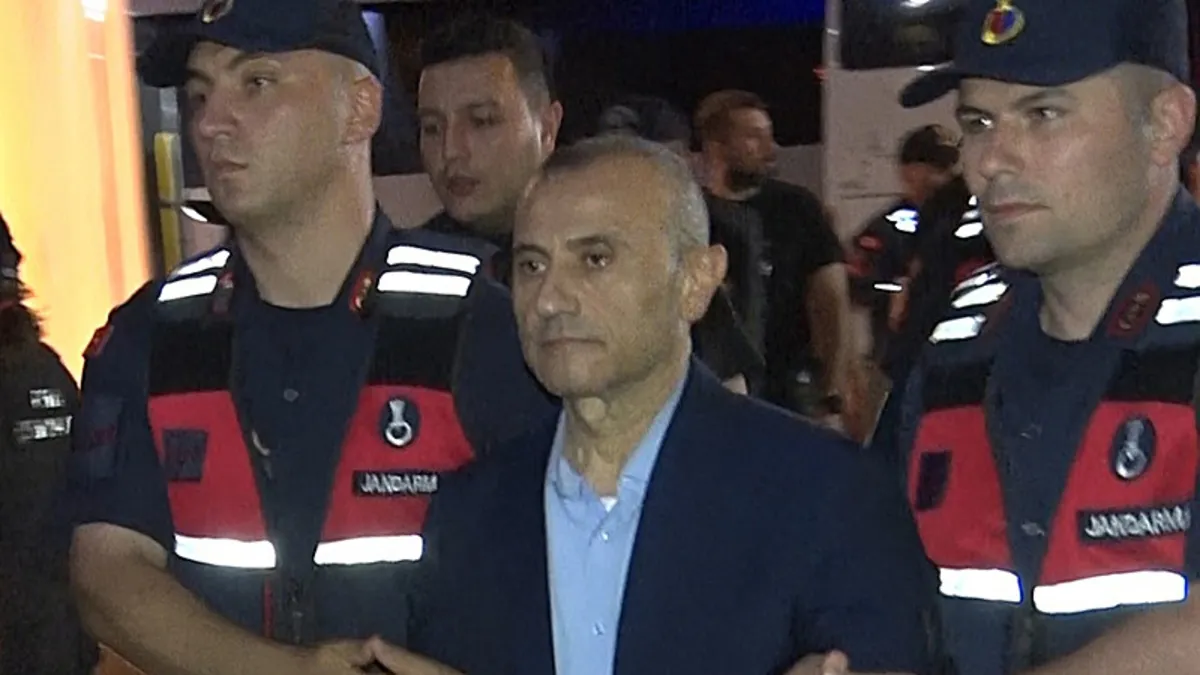 Eski Vali Tuncay Sonel'in evinde 13.5 milyonluk ziynet eşyası çıktı