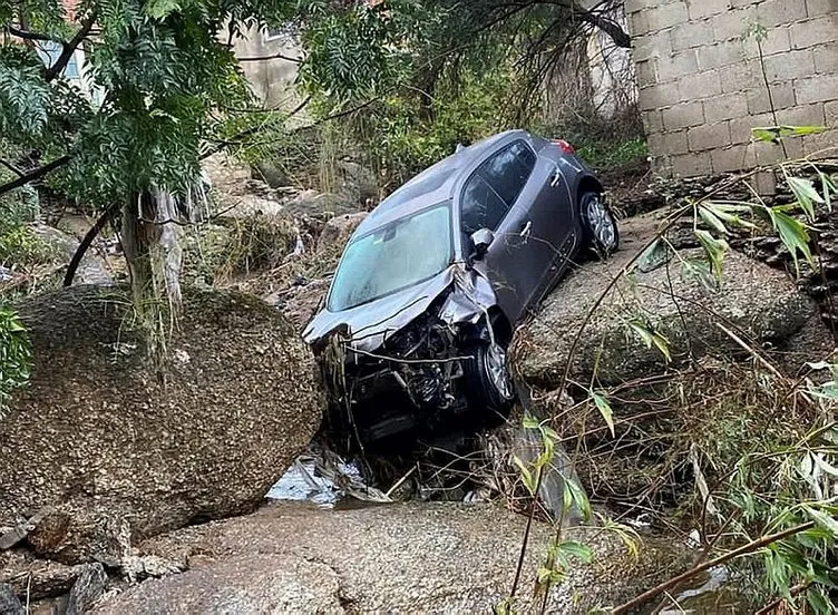 Aydın’dan korkunç görüntüler geliyor: 3 kişi öldü! Araçlar pert oldu!