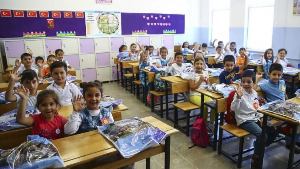 SON DAKİKA... CHP’li gazeteci Deniz Zeyrek’in 3 milyar TL’lik yalanı patladı: Bu kez de ders kitapları üzerinden algı yaptılar!