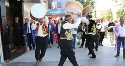 Kırşehir’de esnaflar Ahilik Haftasına davullu zurnalı davet edildi #kirsehir