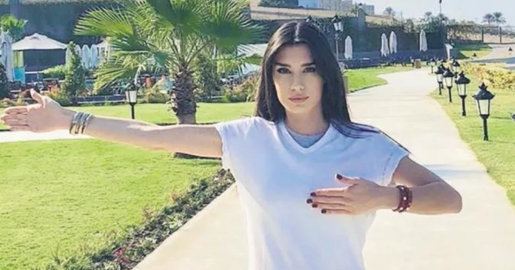 Burcu’dan elim sende hareketi