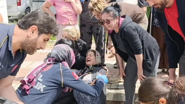 antalyada-vicdanlari-sizlatan-kaza-ogrenci-servisi-gorme-engelli-bireye-carpti-esini-yerde-goren-yasli-kadin-f-1776932409723.jpg