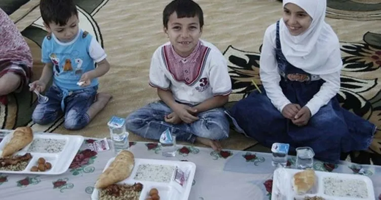 Suriyeli yetimler iftar yemeğinde buluştu
